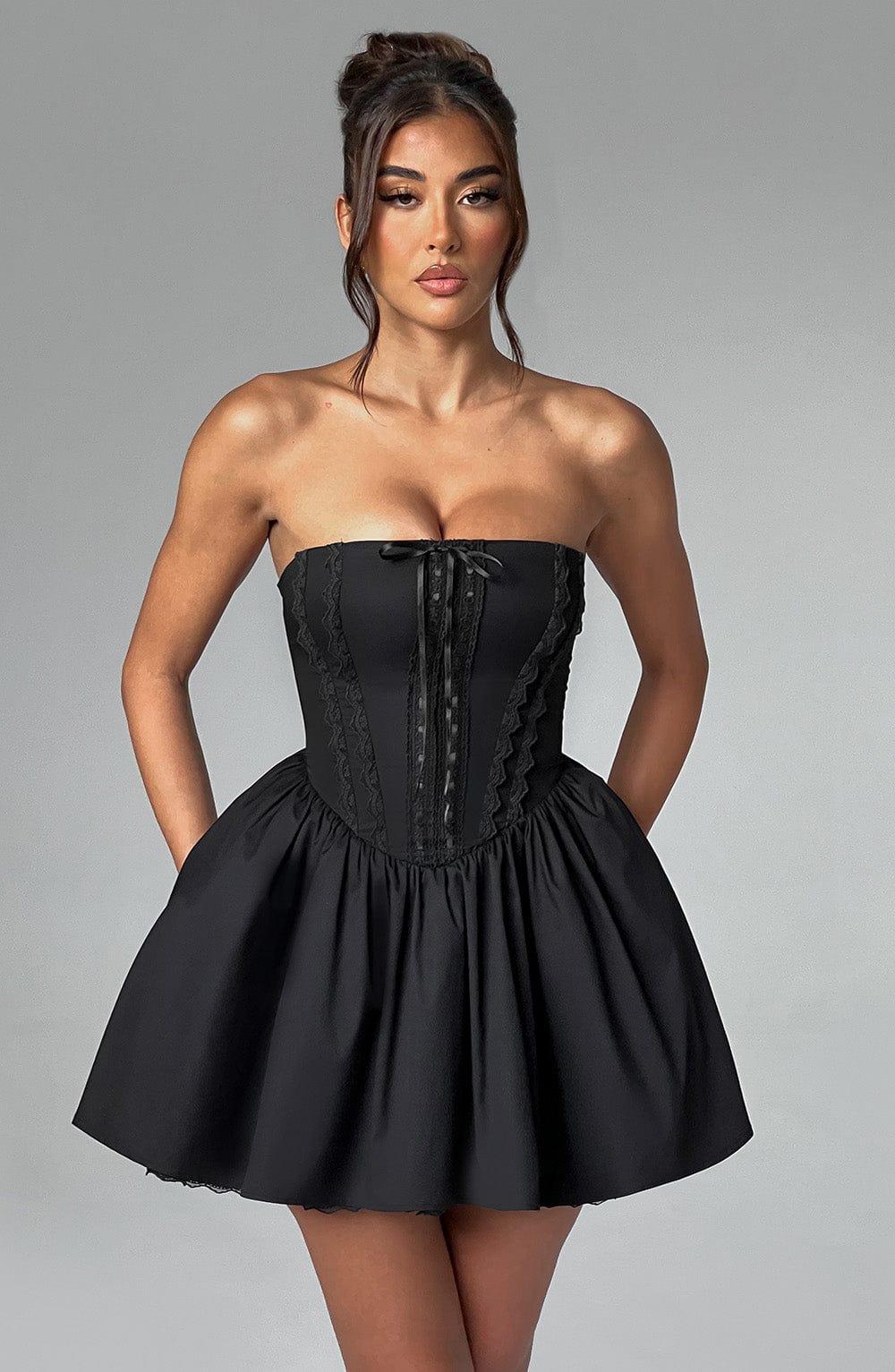 Robe courte Evie - Noir